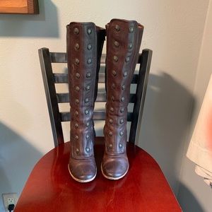 Frye Adrienne Button Boot